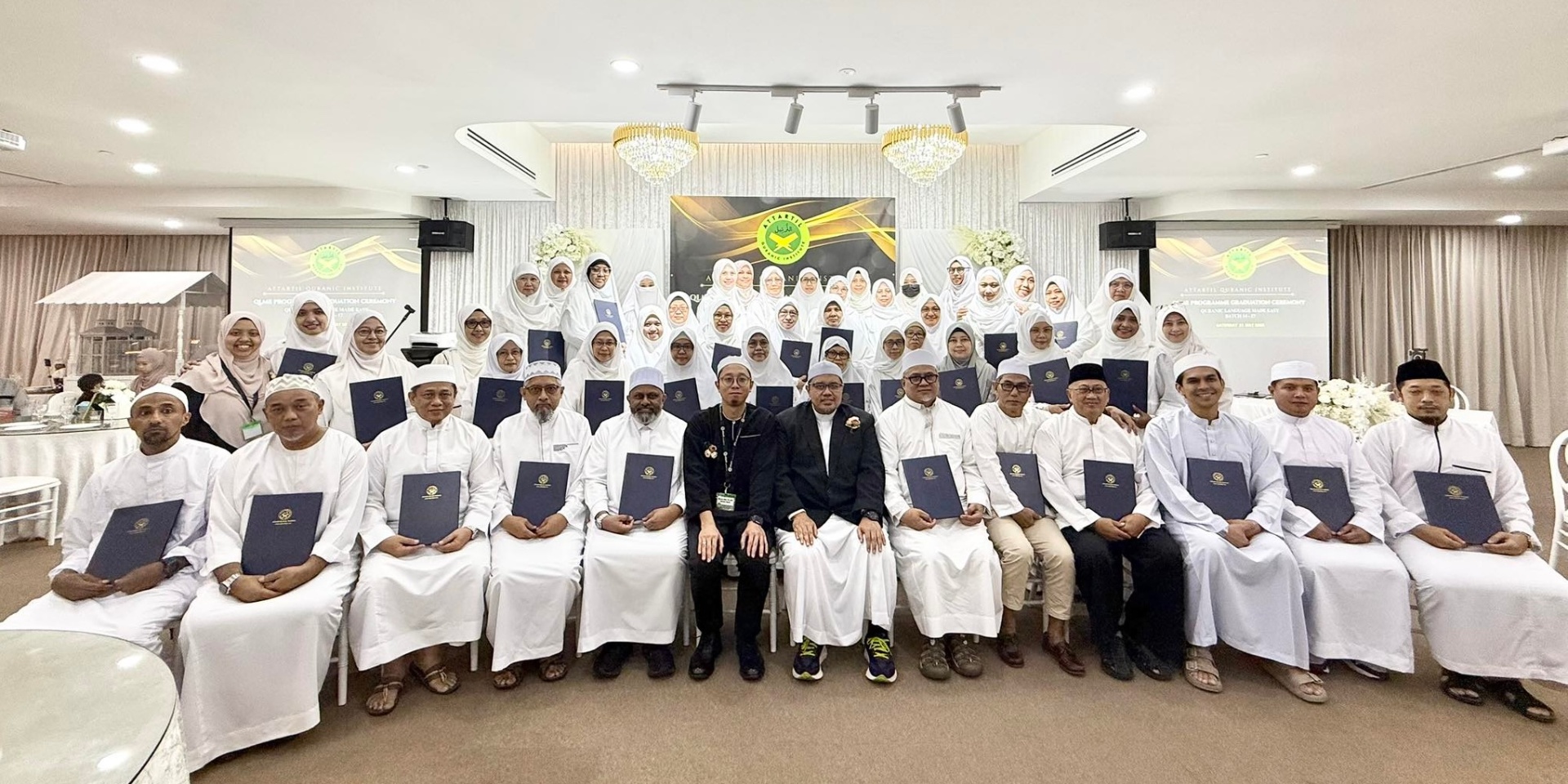 QLME Programme Graduation Ceremony group photo